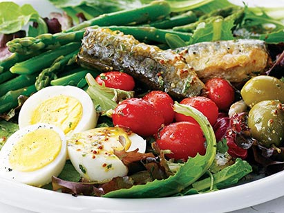kidney friendly recipe spring salad with tarragon vinaigrette